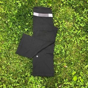 Lululemon Reversible Cropped Wonder Under Med Rise